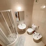 Apartment Private 500m From Gondola *